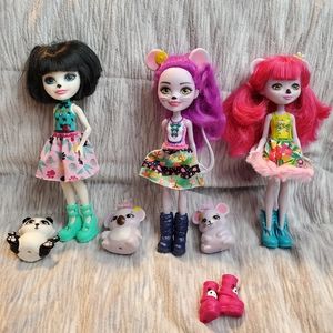 3 Enchantimals dolls and pets